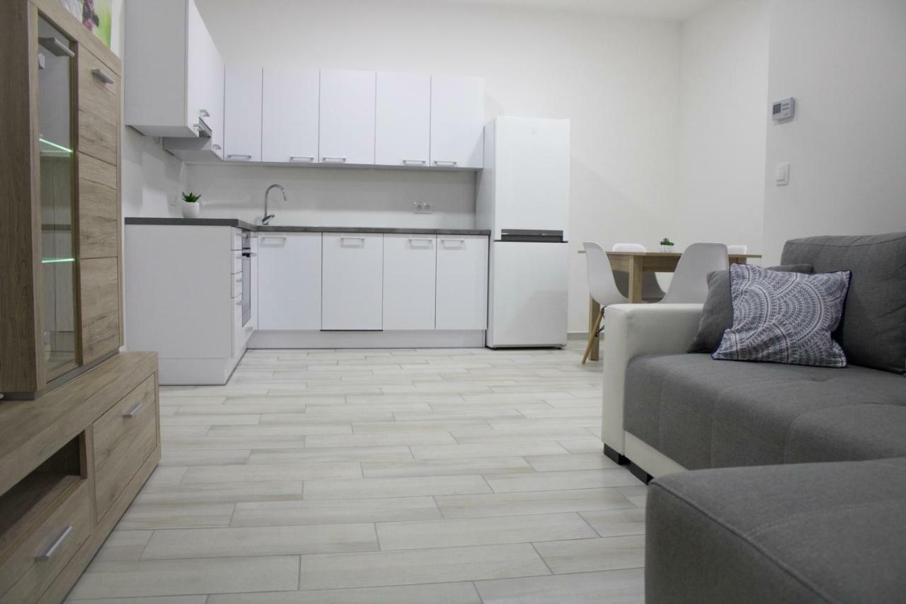 Trika Apartman Sárvár Exterior foto